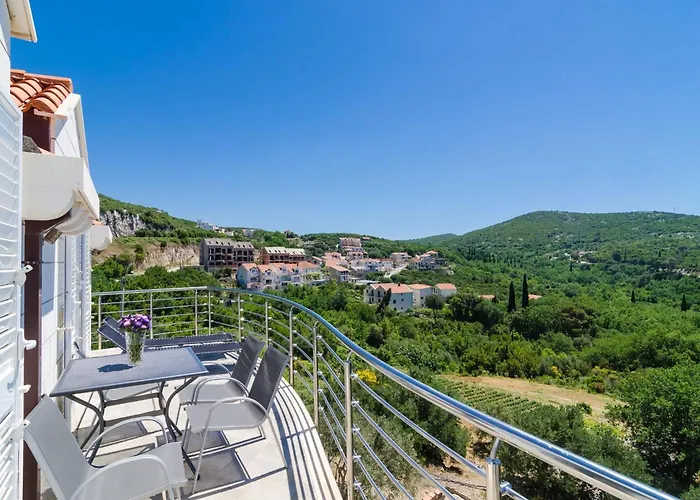 Feel Phili - Two Bedroom With Balcony And Sea View Διαμέρισμα Cavtat