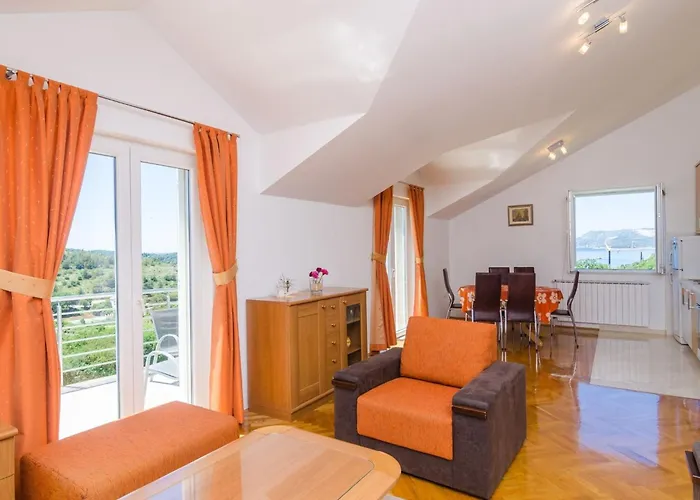 Feel Phili - Two Bedroom With Balcony And Sea View *