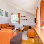 Feel Phili - Two Bedroom With Balcony And Sea View * Cavtat
