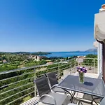 Feel Phili - Two Bedroom With Balcony And Sea View *