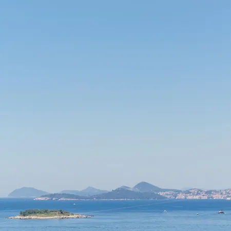 Feel Phili - Two Bedroom With Balcony And Sea View