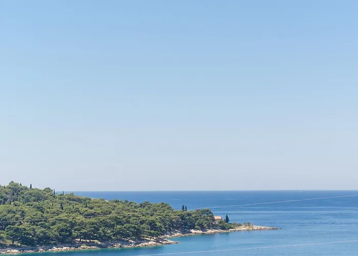 Apartment Feel Phili - Two Bedroom With Balcony And Sea View