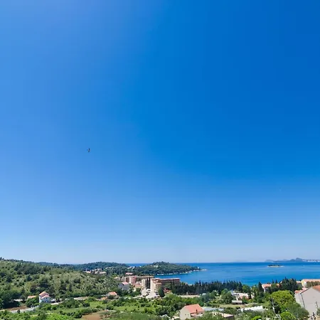 Feel Phili - Two Bedroom With Balcony And Sea View Apartment