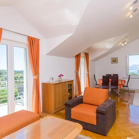 Feel Phili - Two Bedroom With Balcony And Sea View *