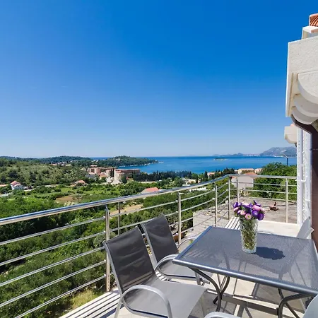 Feel Phili - Two Bedroom With Balcony And Sea View *